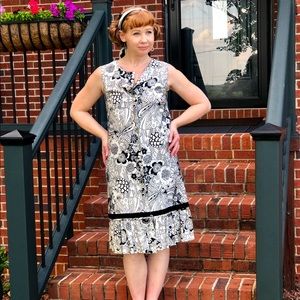 Fabulous vintage dead stock dress with unique detachable ruffle, sz M
